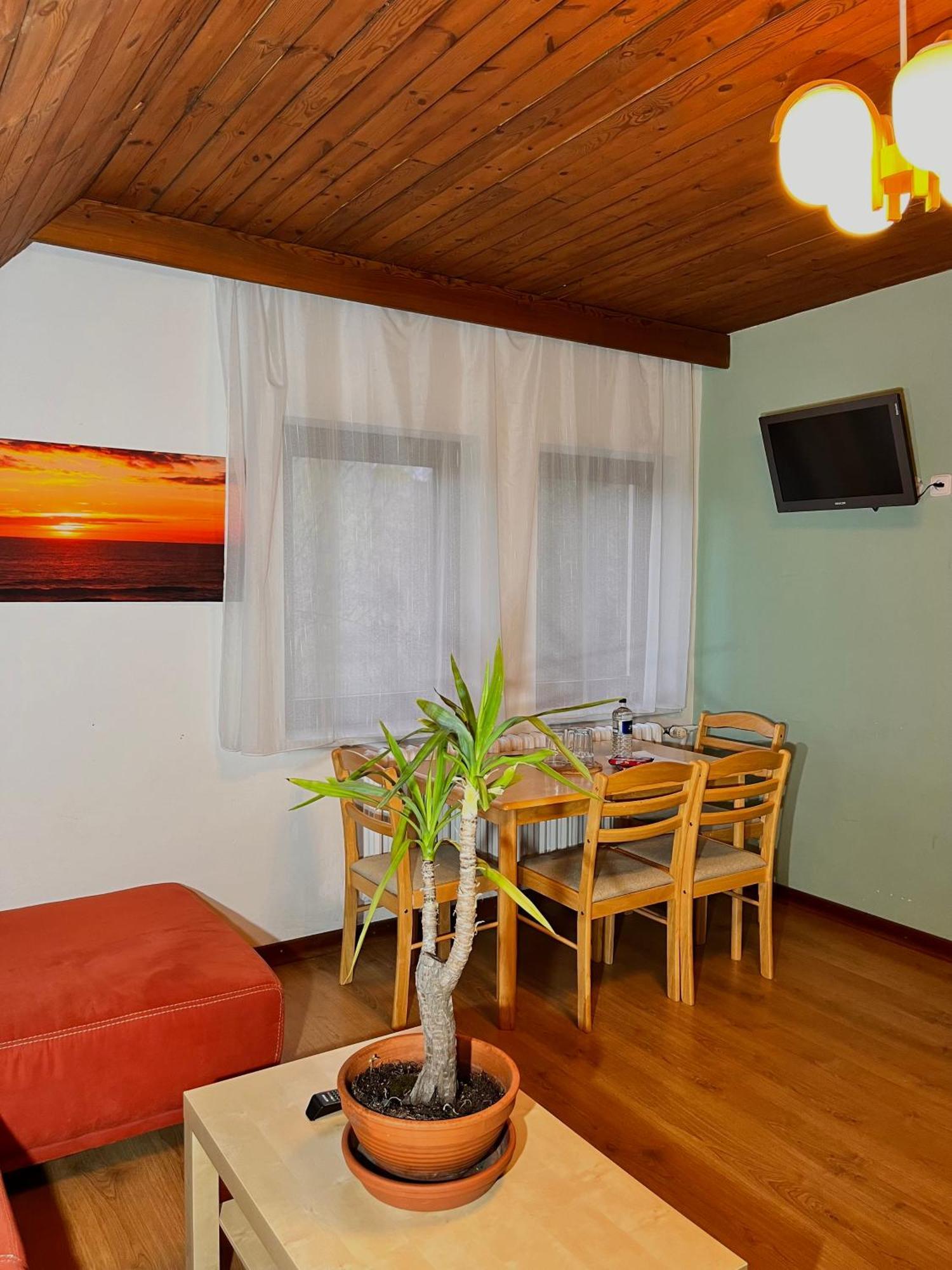 Vila Morava Hotel ลิฟตอฟสกีมิคูลาช ภายนอก รูปภาพ